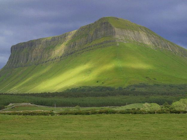 Ben Bulben, site of the battle of Cul Dreimhne. Picture via Wikimedia Commons.
